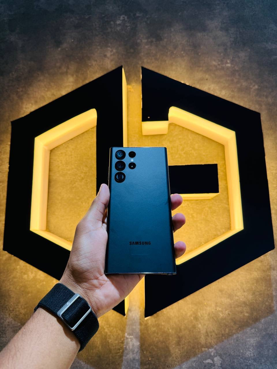 Samsung S22 Ultra 12+256GB - BLACK - Code (21506) - The Digital Hub