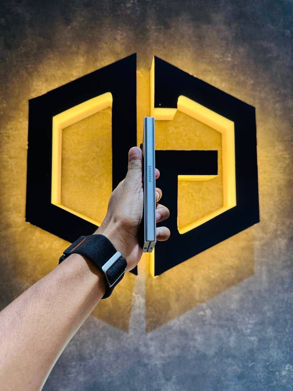 Samsung Z Fold 6 12+256GB - SILVER - Code (03756) - The Digital Hub