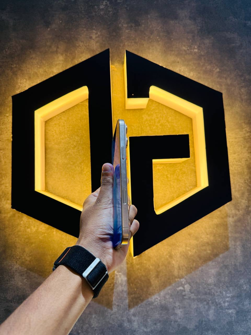 Apple iPhone 16 Pro Max 256GB -DESERT  TITANIUM - Code (37595) - The Digital Hub