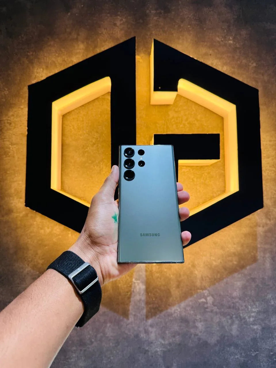 Samsung S23 Ultra 12+256GB - GREEN - Code (41672) - The Digital Hub