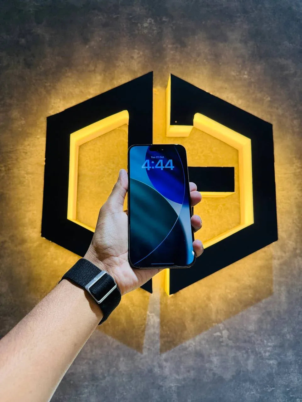 Apple iPhone 15 Pro Max 256GB - BLUE - Code (19699) - The Digital Hub