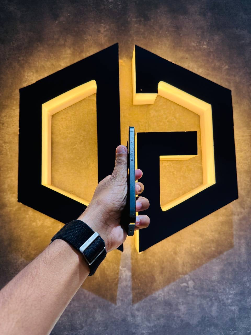 Apple iPhone 15 Pro 128GB - BLACK - Code (04914) - The Digital Hub