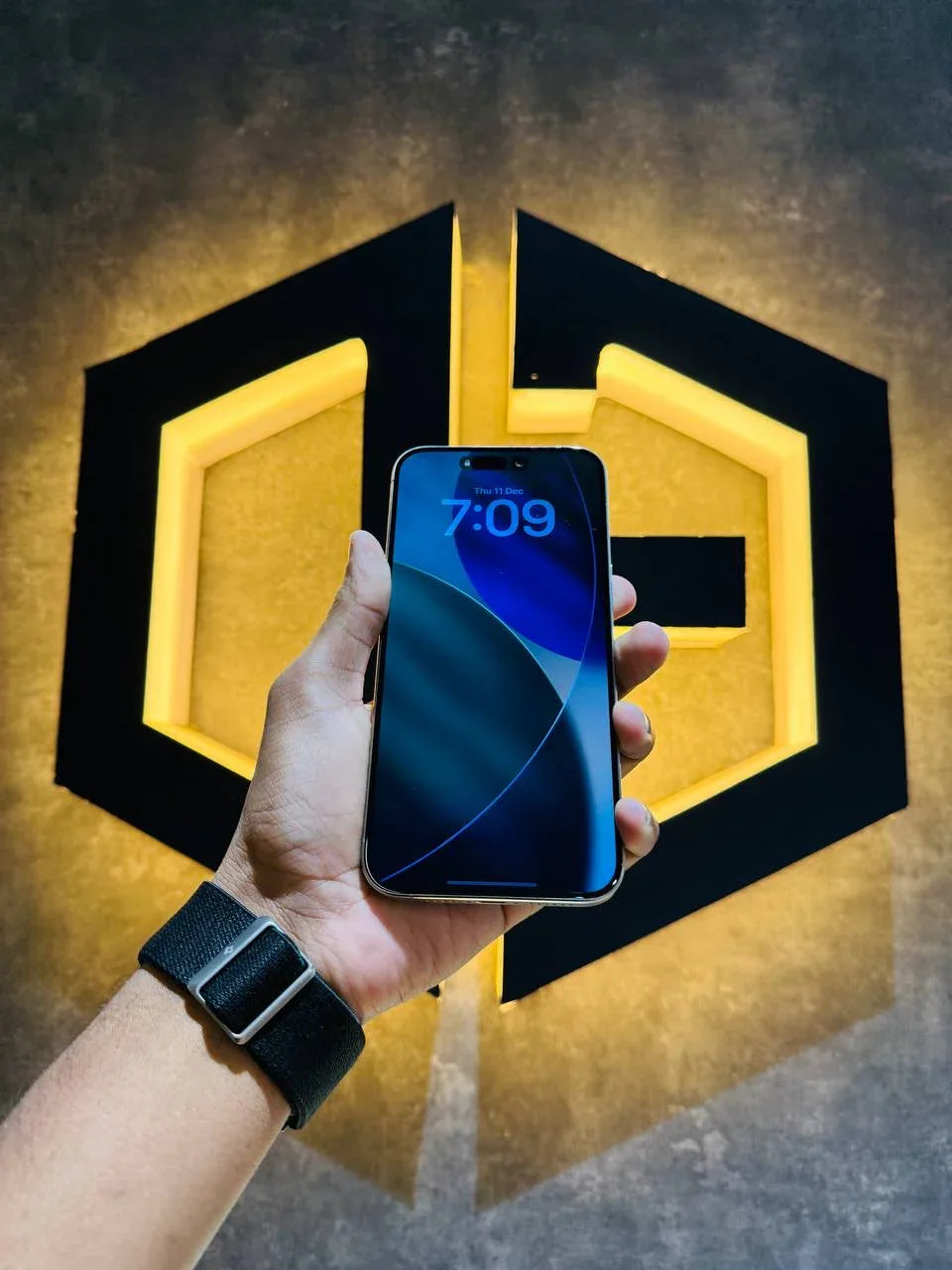 Apple iPhone 15 Pro Max 256GB - NATURAL TITANIUM - Code (28364) - The Digital Hub