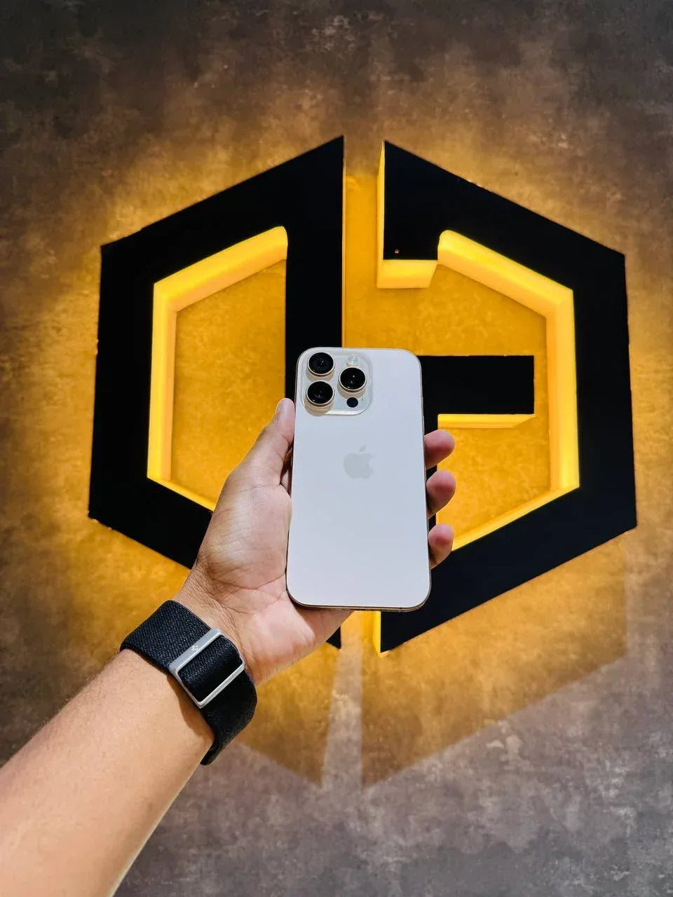 Apple iPhone 16 Pro 512GB - DESERT TITANIUM - Code (79561) - The Digital Hub