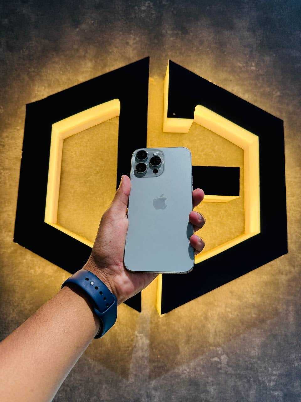 Apple iPhone 16 Pro Max 256GB - NATURAL TITANIUM - Code (16381)