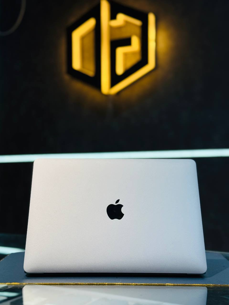 Apple  MacBook AIR M1 8+256GB - SILVER - Code (1Q05F) - The Digital Hub