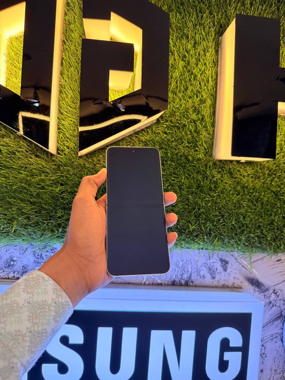 Samsung Z Flip 6 8+512GB - BLUE - Code (34618) - The Digital Hub