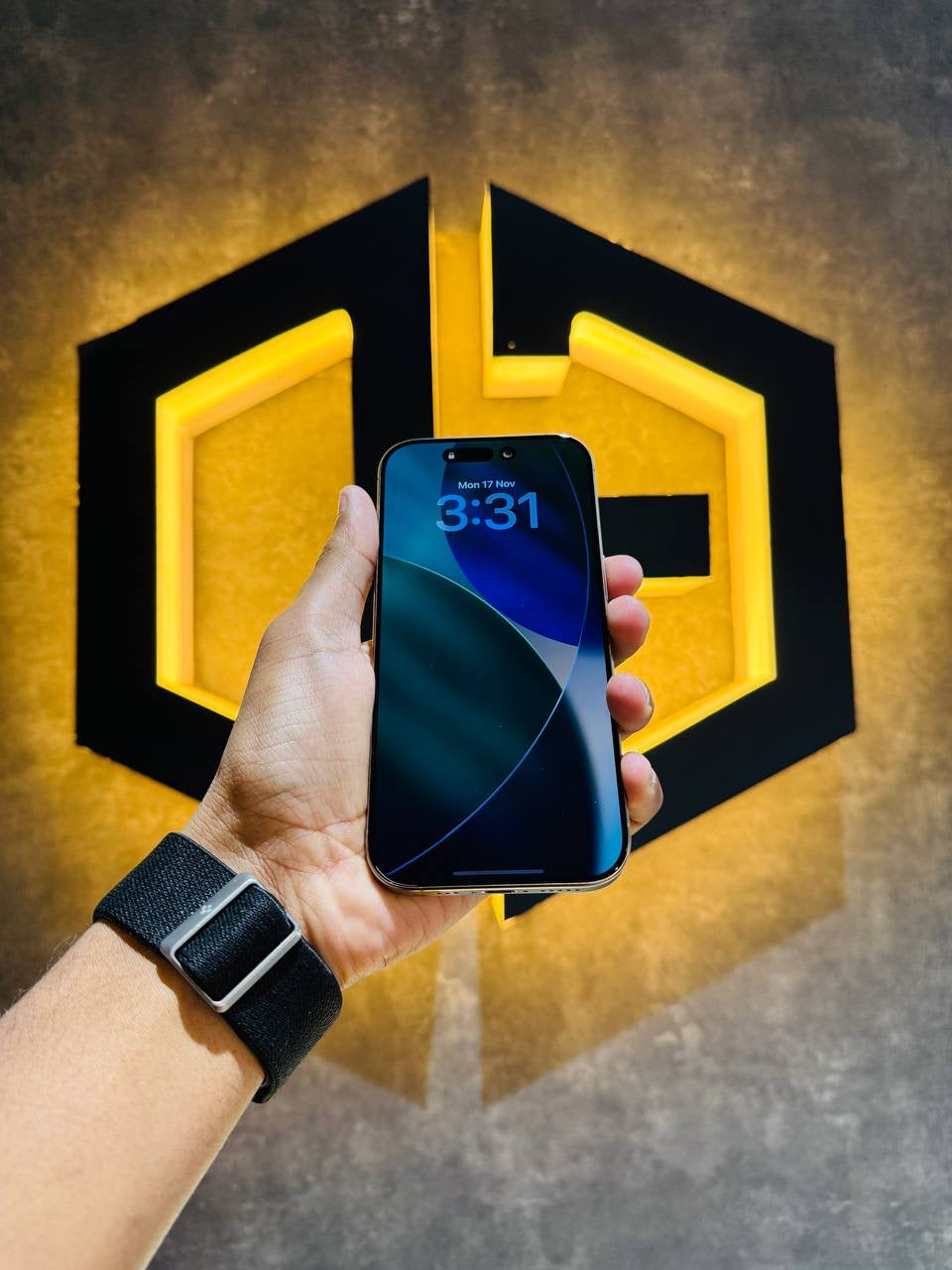 Apple iPhone 16 Pro 256GB - DESERT TITANIUM - Code (06115) - The Digital Hub