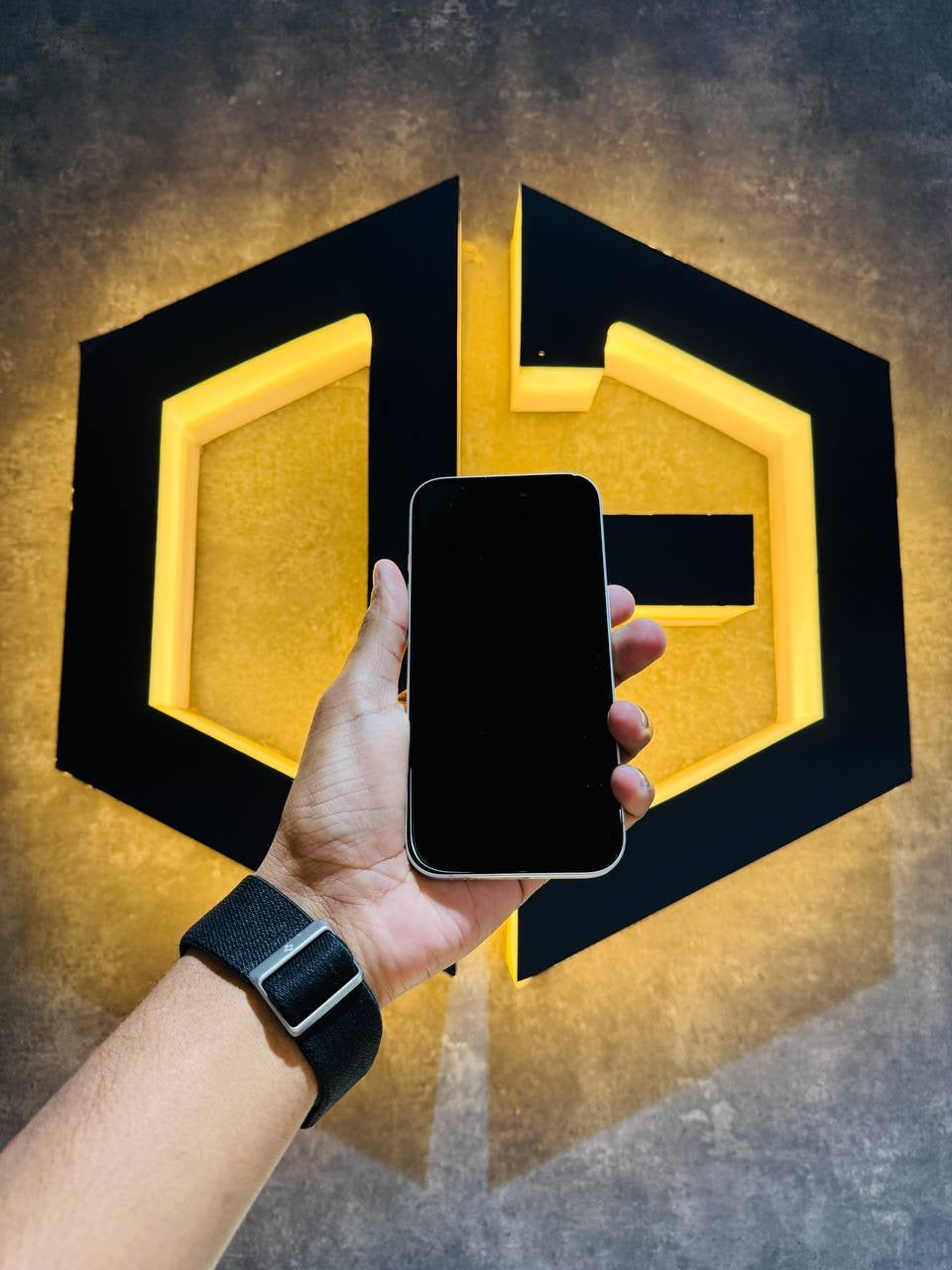 Apple iPhone 16 128GB - WHITE - Code (22215) - The Digital Hub