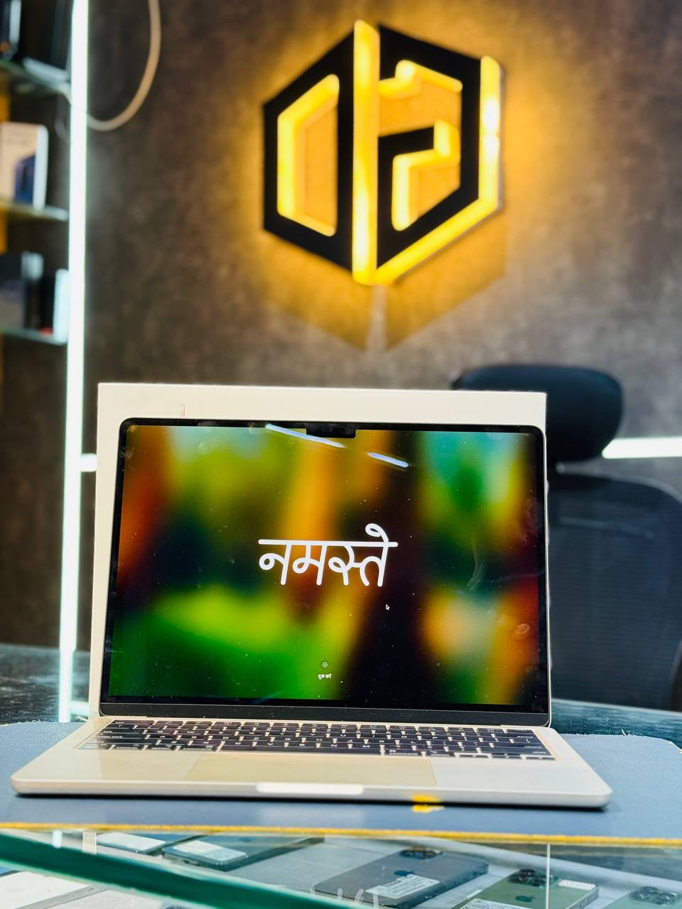 Apple MacBook Air M2 Chip 13.6Inch 8+256GB - GOLD - Code (W263C)