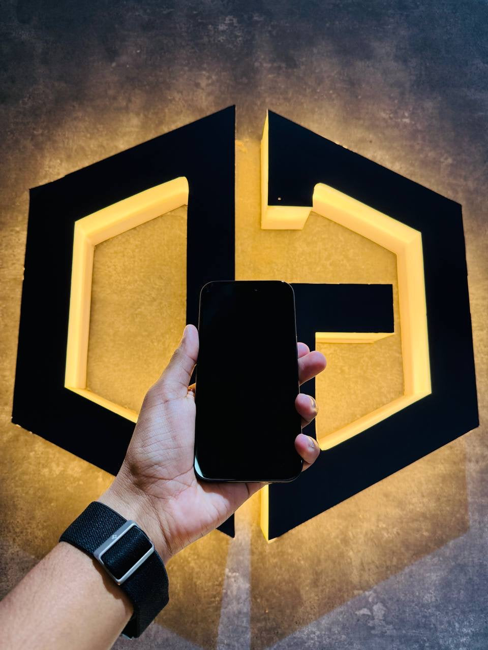 Apple iPhone 16 256GB - BLACK - Code (73497)