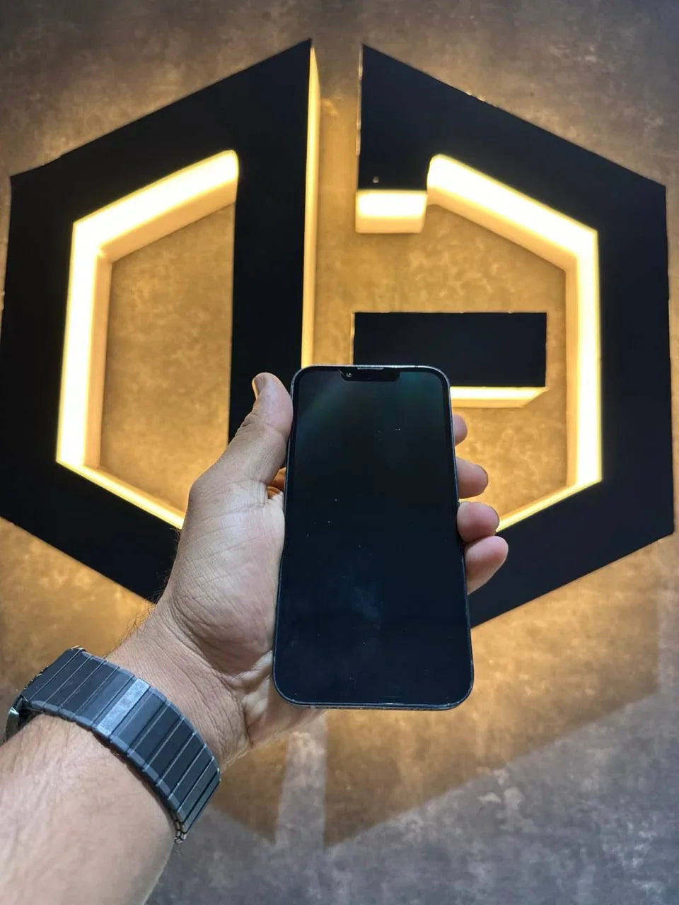 Apple iPhone 13 128GB - BLACK - Code (59413) - The Digital Hub