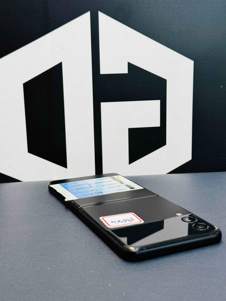 Samsung Zflip 3 8Gb | 128Gb Black - Product Id - 19684 - Pre-Owned - The Digital Hub
