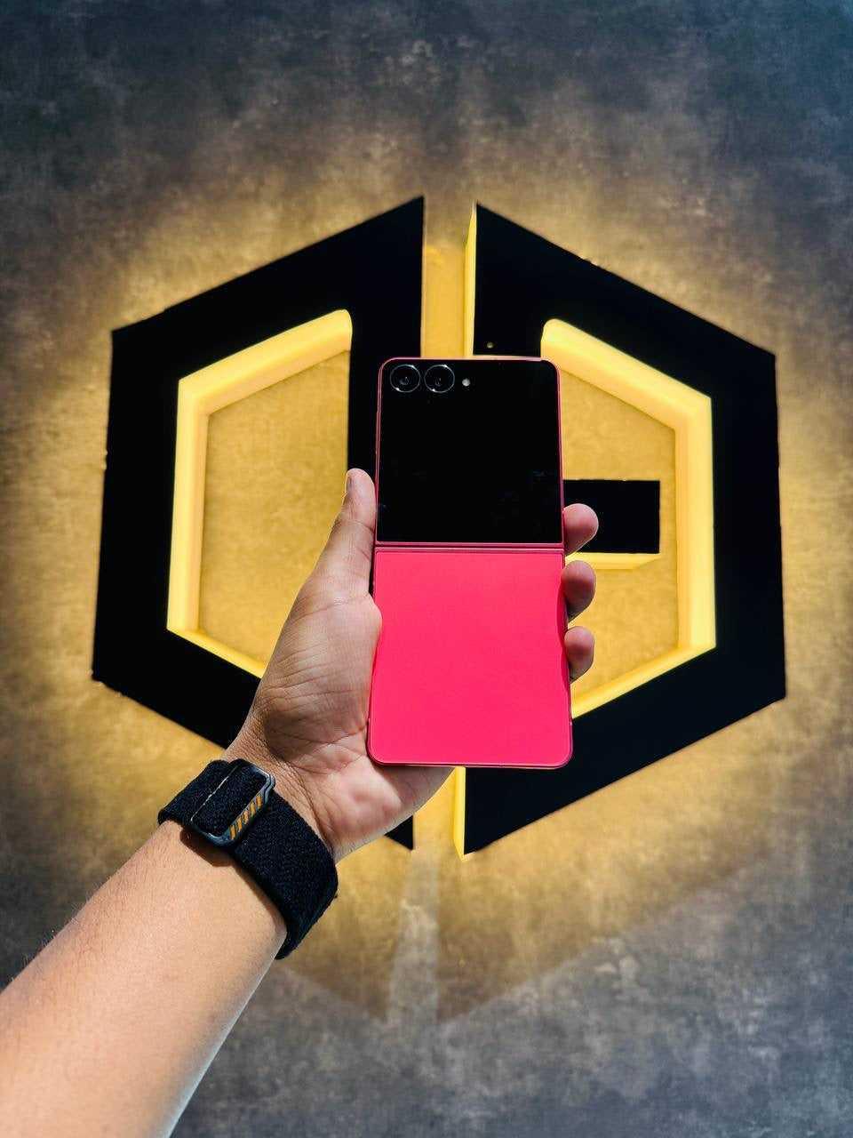 Samsung Z Flip 7 12+512GB - CORALRED - Code (53806) - The Digital Hub