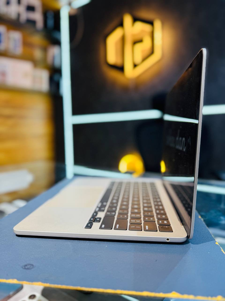 Apple MacBook Air M2 Chip 13.6Inch 8+256GB - GOLD - Code (W263C)