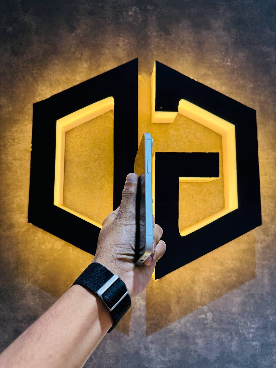 Apple iPhone 15 128GB - BLUE - Code (29420) - The Digital Hub