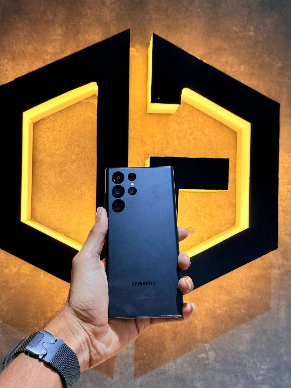 Samsung S22 Ultra 8+128GB - BLACK - Code (73992) - The Digital Hub