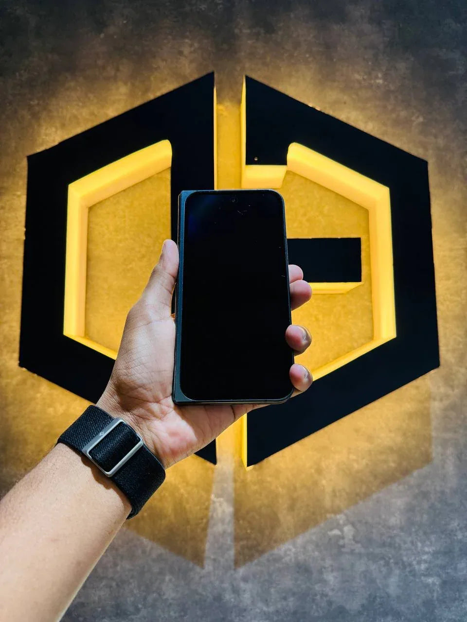 Google Pixel 9 Pro Fold 12+256GB - BLACK - Code (72500) - The Digital Hub