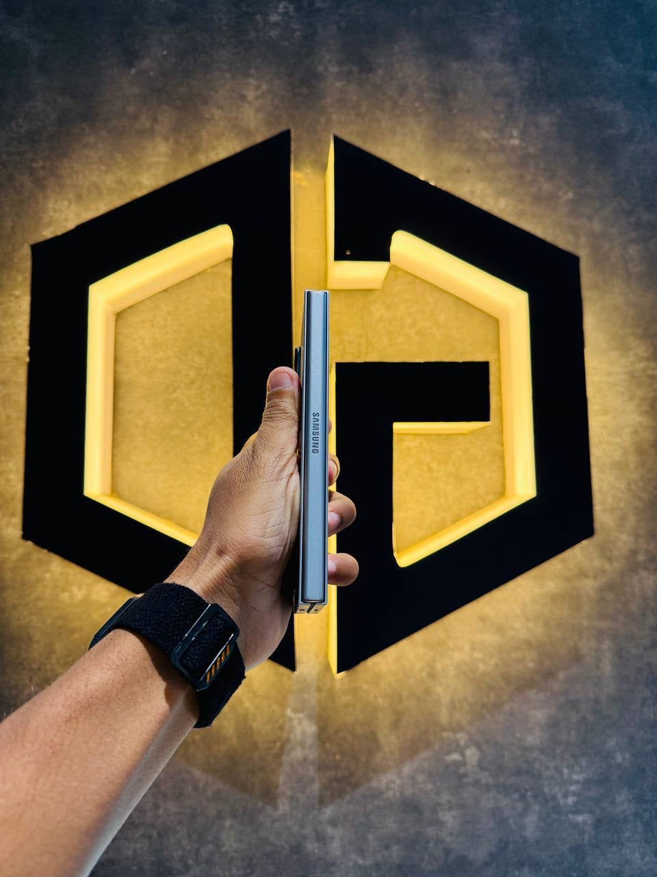 Samsung Z Fold 6 12+256GB - SILVER - Code (29216) - The Digital Hub