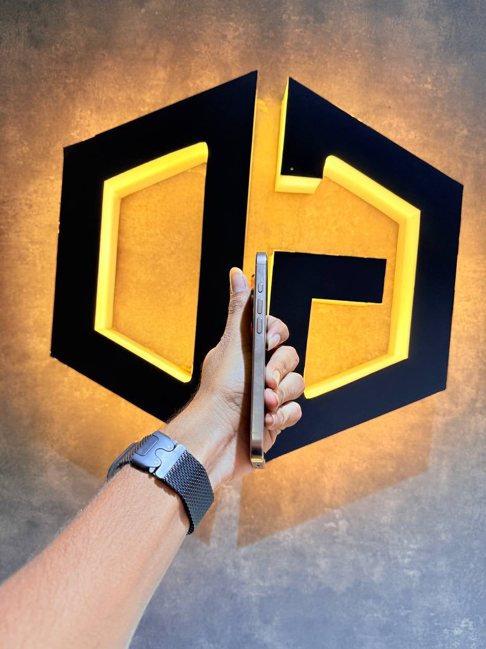 Apple iPhone 16 Pro 128GB - DESERT TITANIUM - Code (48677)