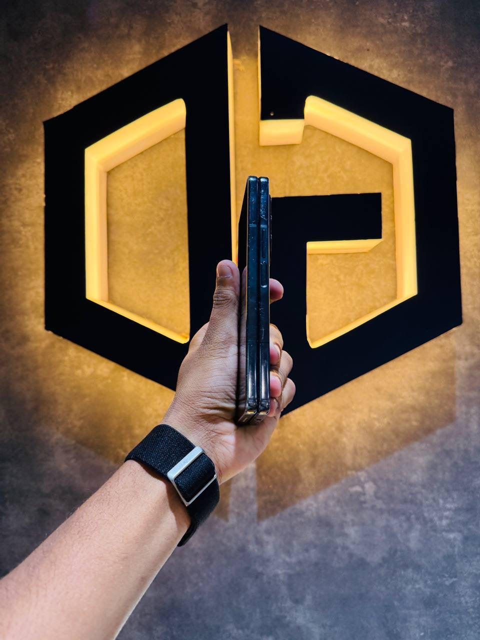 Samsung Z Fold 4 12+256GB - BLACK - Code (14205) - The Digital Hub