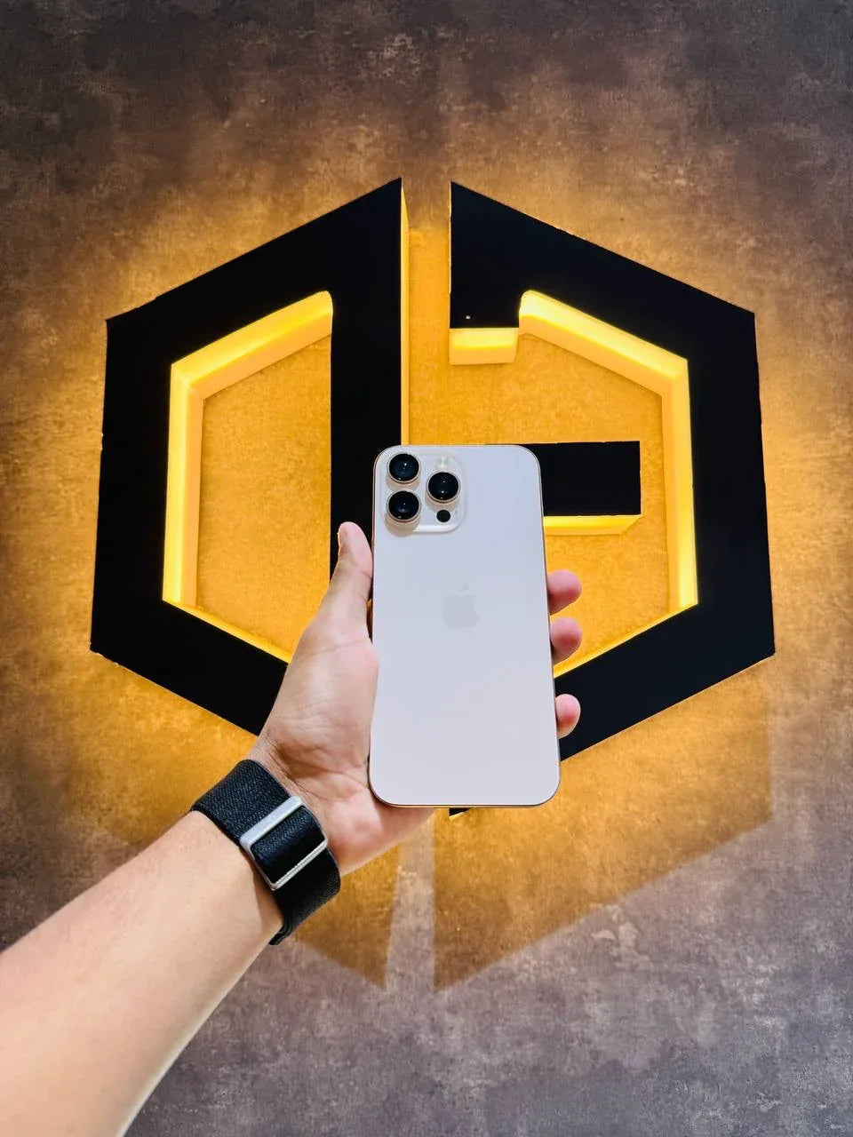 Apple iPhone 16 Pro Max 256GB - DESERT TITANIUM - Code (47049)