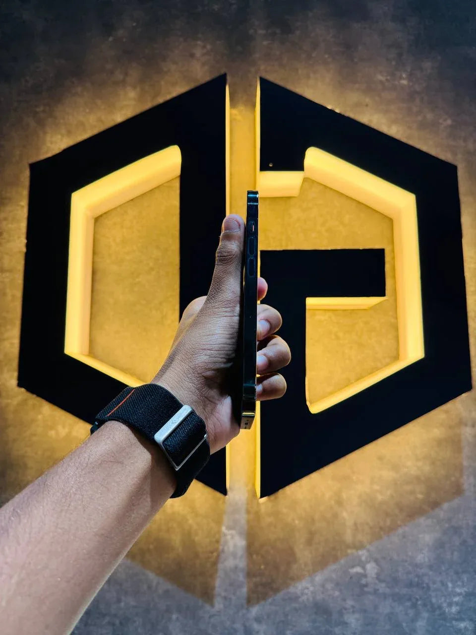 Apple iPhone 13 PRO 256GB - GREEN - Code (98650) - The Digital Hub