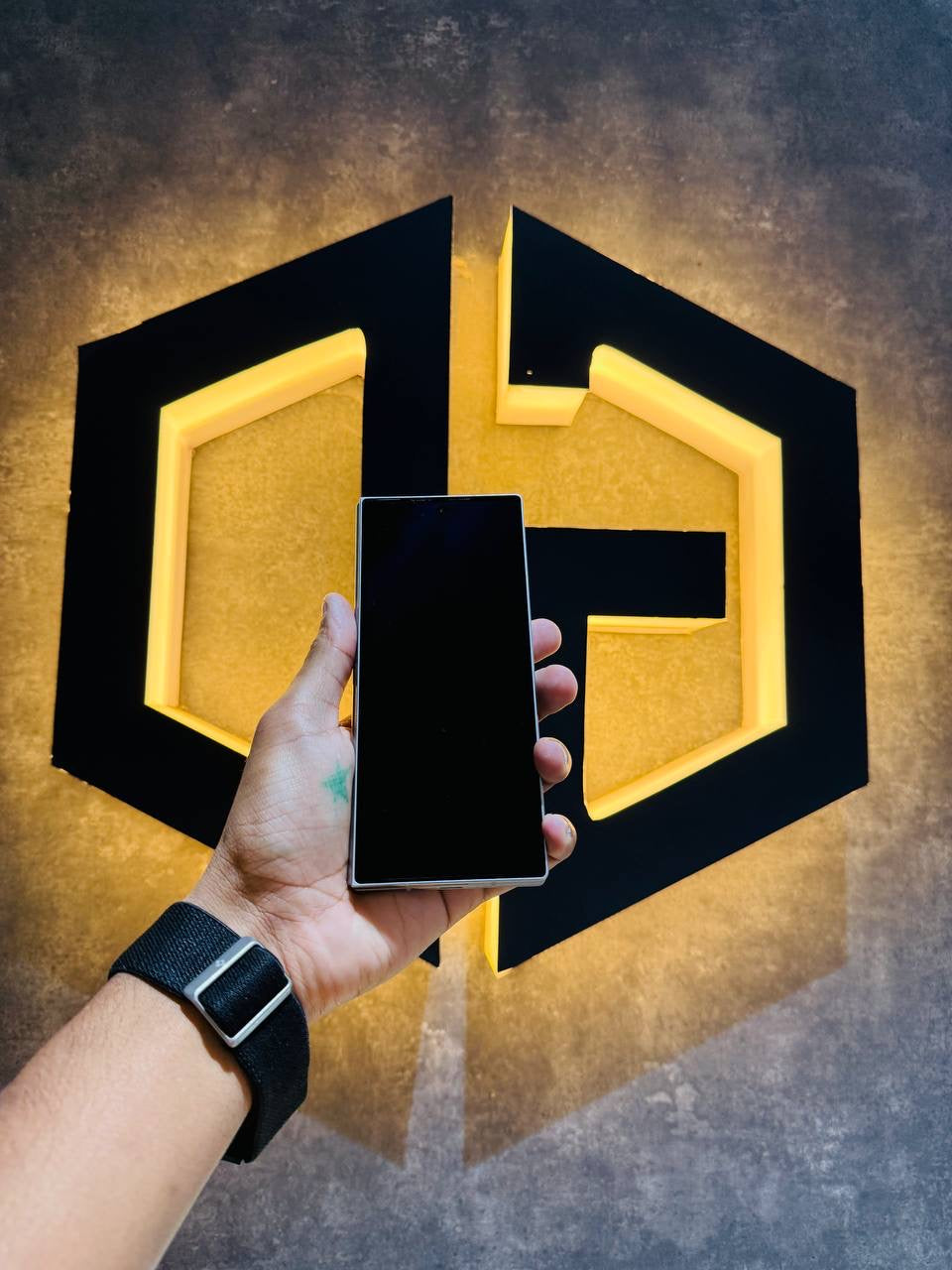 Samsung Z Fold 6 12+256GB - SILVER - Code (85954) - The Digital Hub