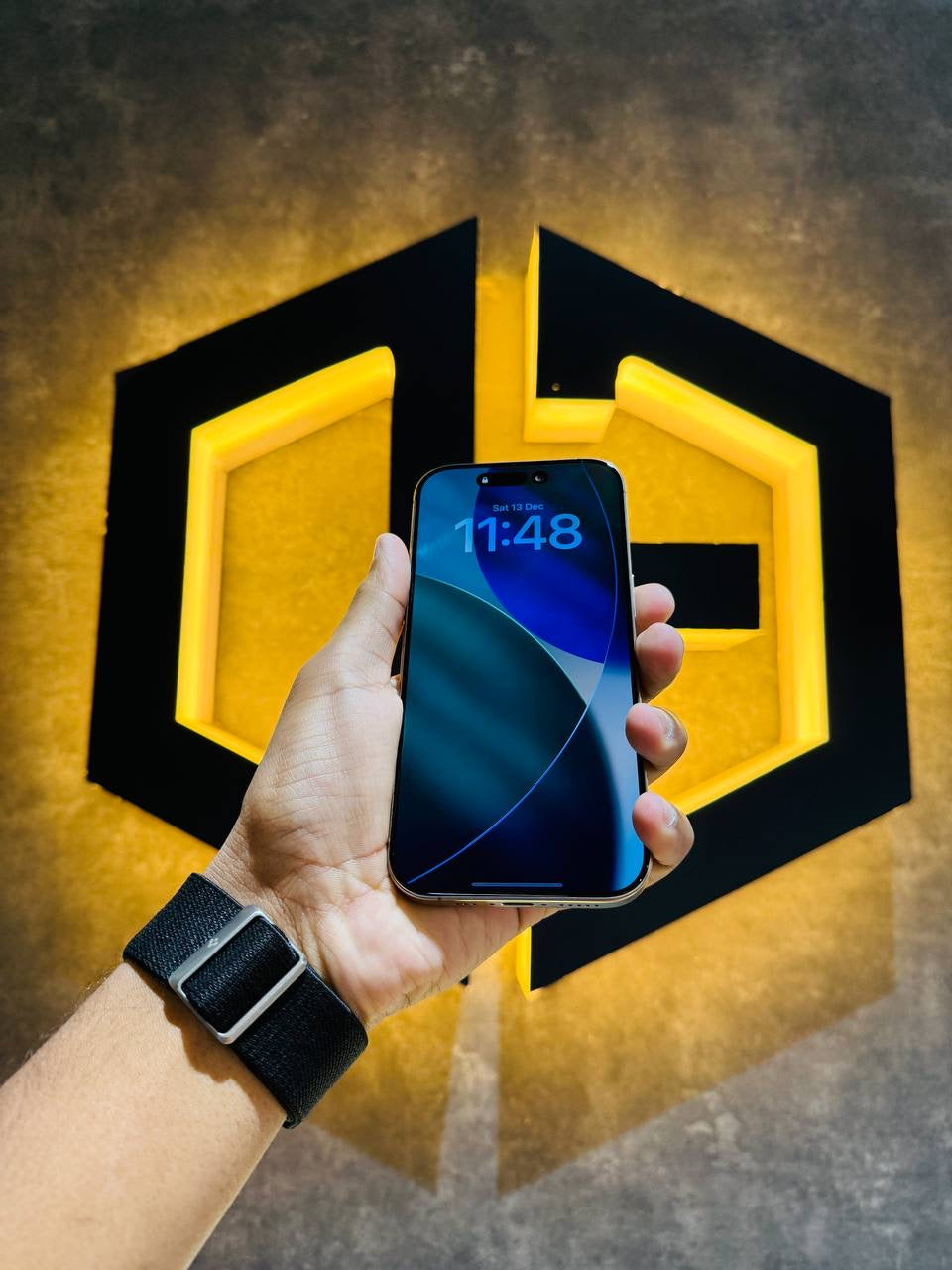 Apple iPhone 16 Pro 128GB - DESERT TITANIUM - Code (40592)