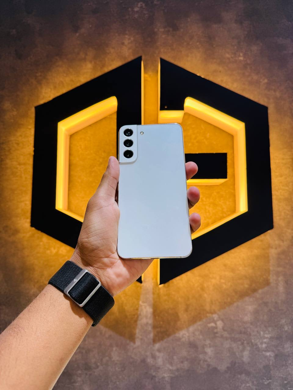 Samsung S22 Plus 8+256GB - WHITE - Code (02100) - The Digital Hub