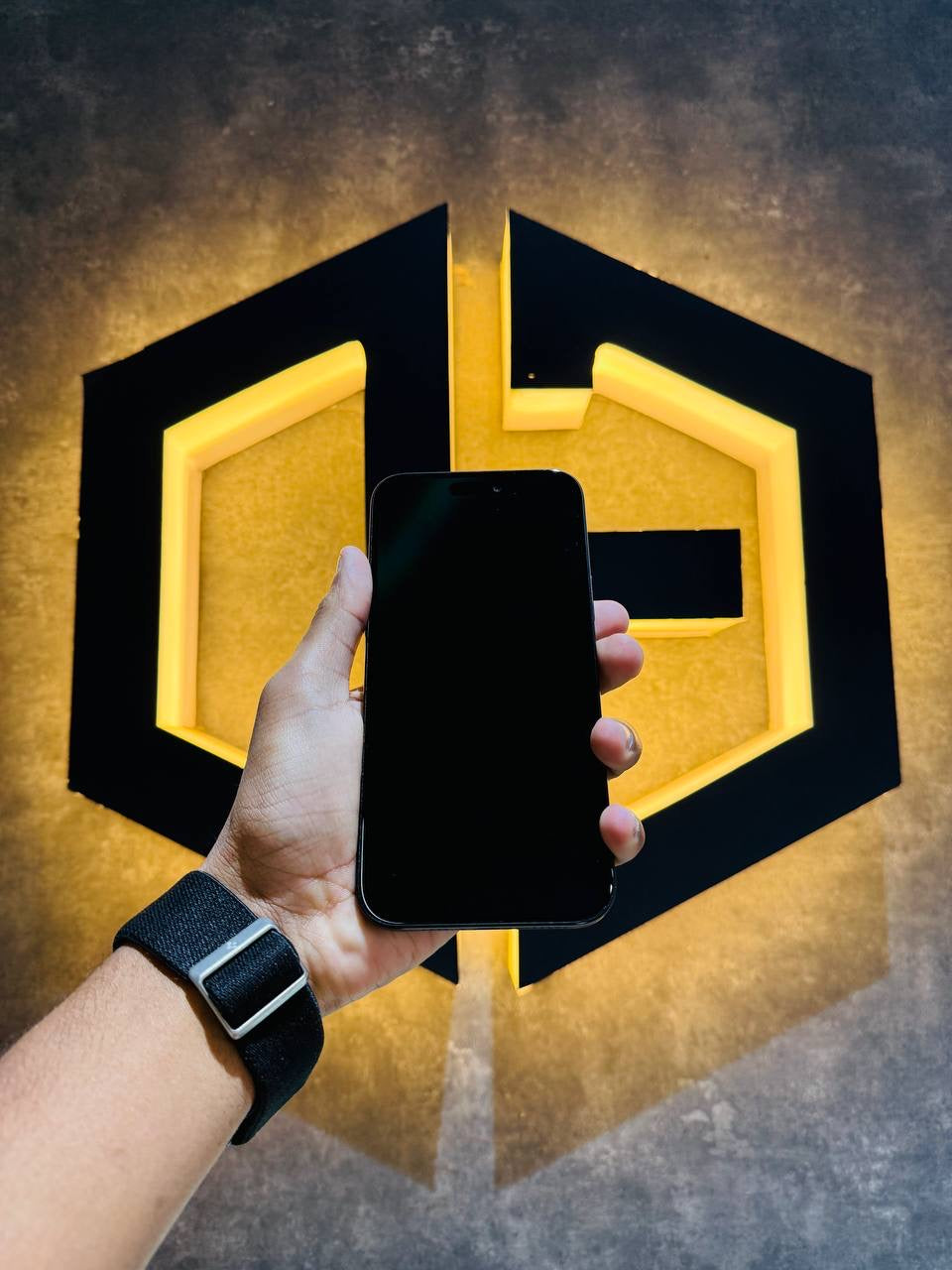 Apple iPhone 15 Plus 128GB - BLACK - Code (73336) - The Digital Hub