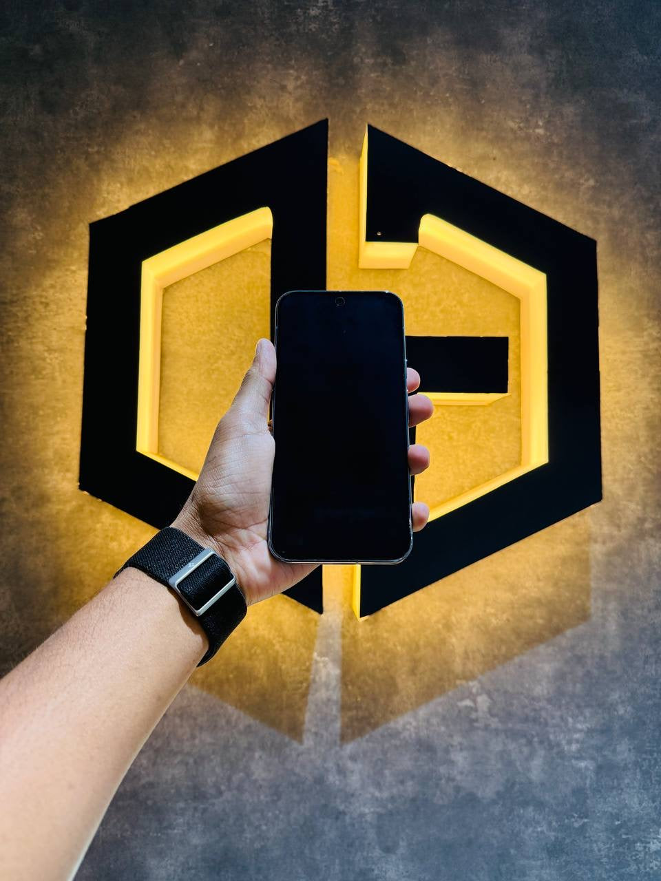 Google Pixel 10 Pro XL 256GB - MOONSTONE - Code (15201) - The Digital Hub