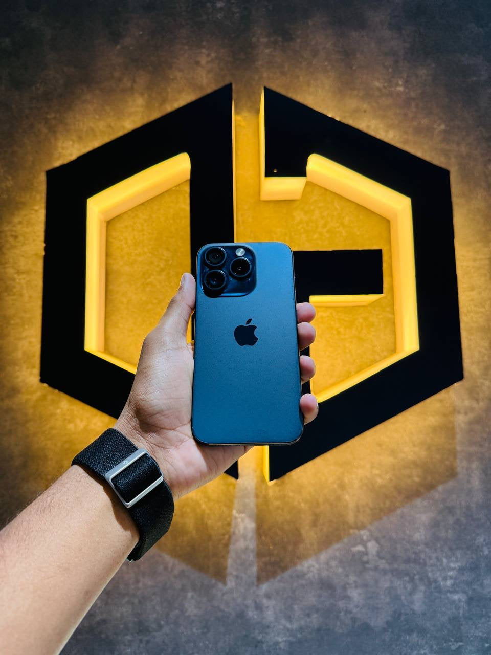 Apple iPhone 15 Pro 128GB - BLUE - Code (40699) - The Digital Hub