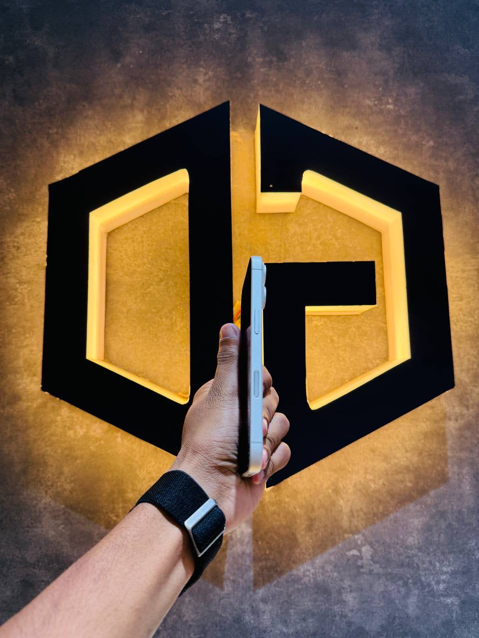 Apple iPhone 17 256GB - WHITE - Code (58495) - The Digital Hub