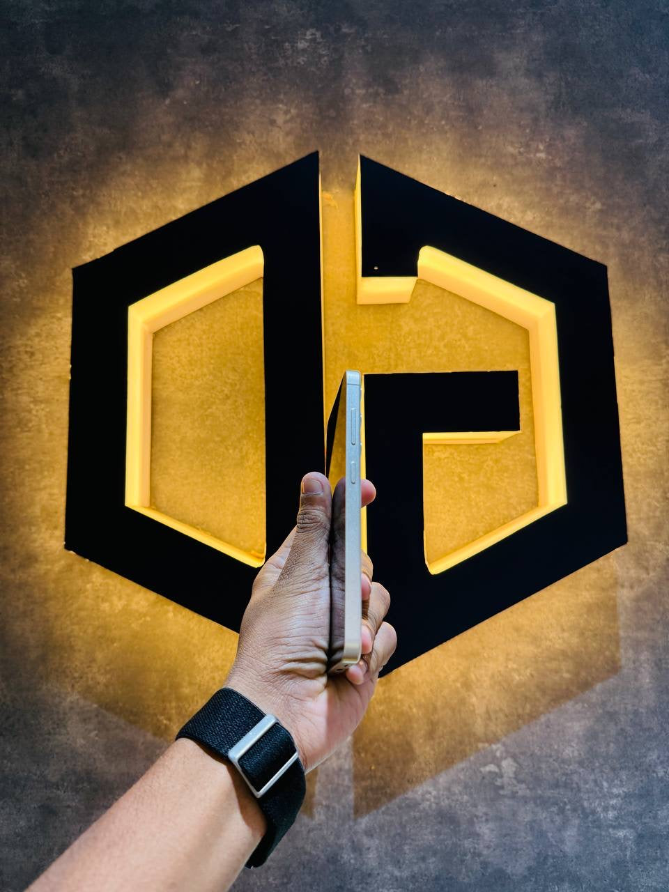 Samsung S24 8+256GB - YELLOW - Code (40685) - The Digital Hub