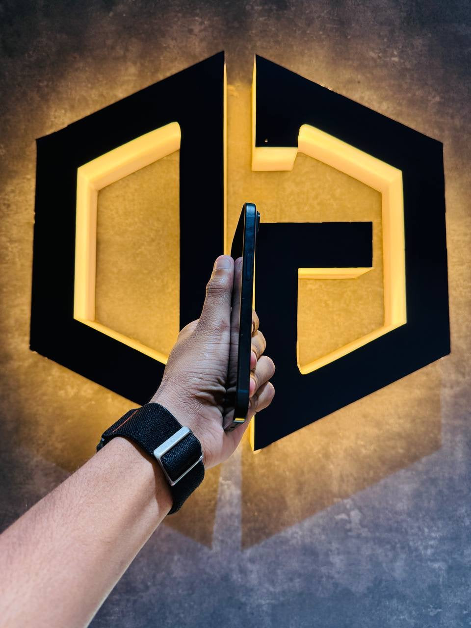 Apple iPhone 15 128GB - BLACK - Code (71782) - The Digital Hub