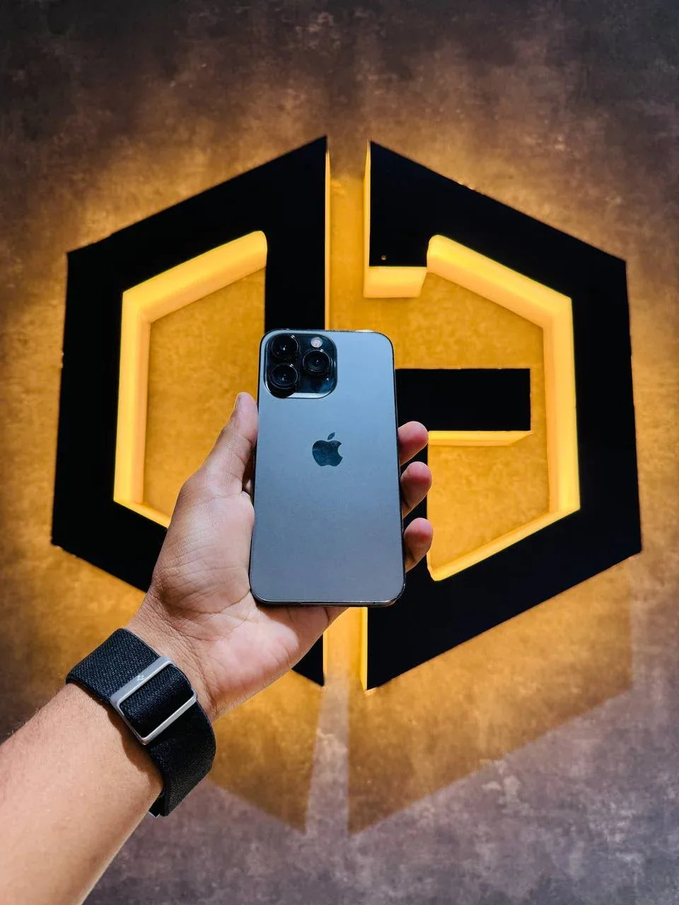 Apple iPhone 13 Pro 256GB - BLACK - Code (33217) - The Digital Hub