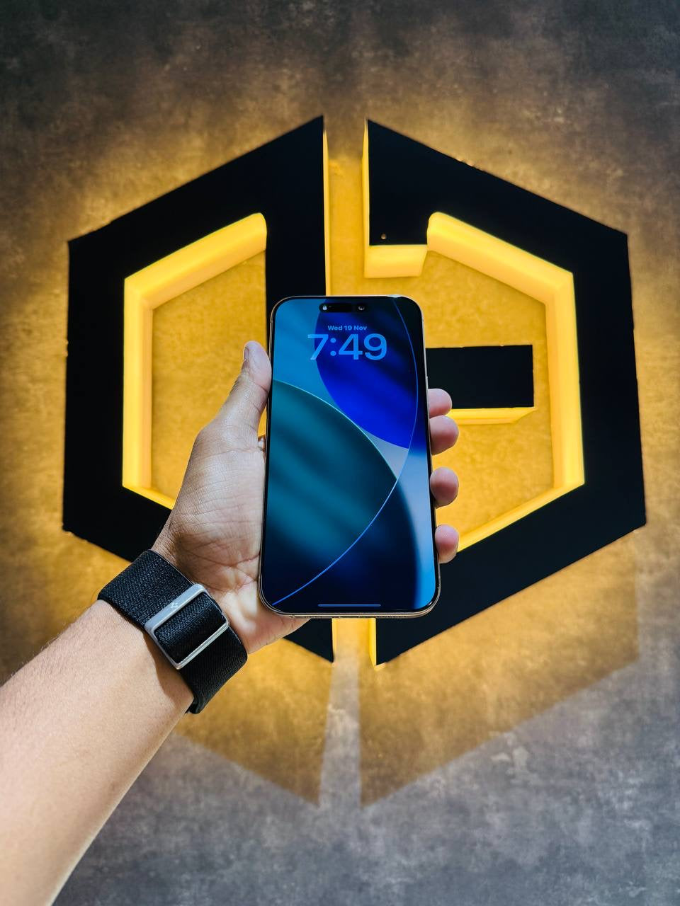 Apple iPhone 16 Pro Max 256GB - DESERT TITANIUM - Code (48677) - The Digital Hub