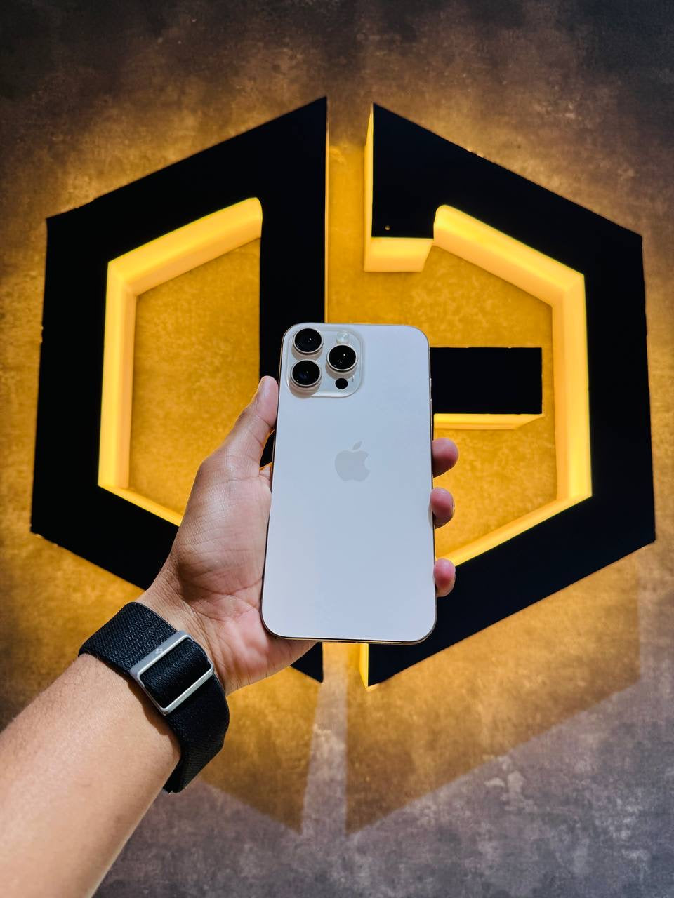 Apple iPhone 16 Pro Max 256GB - DESERT TITANIUM - Code (78629) - The Digital Hub