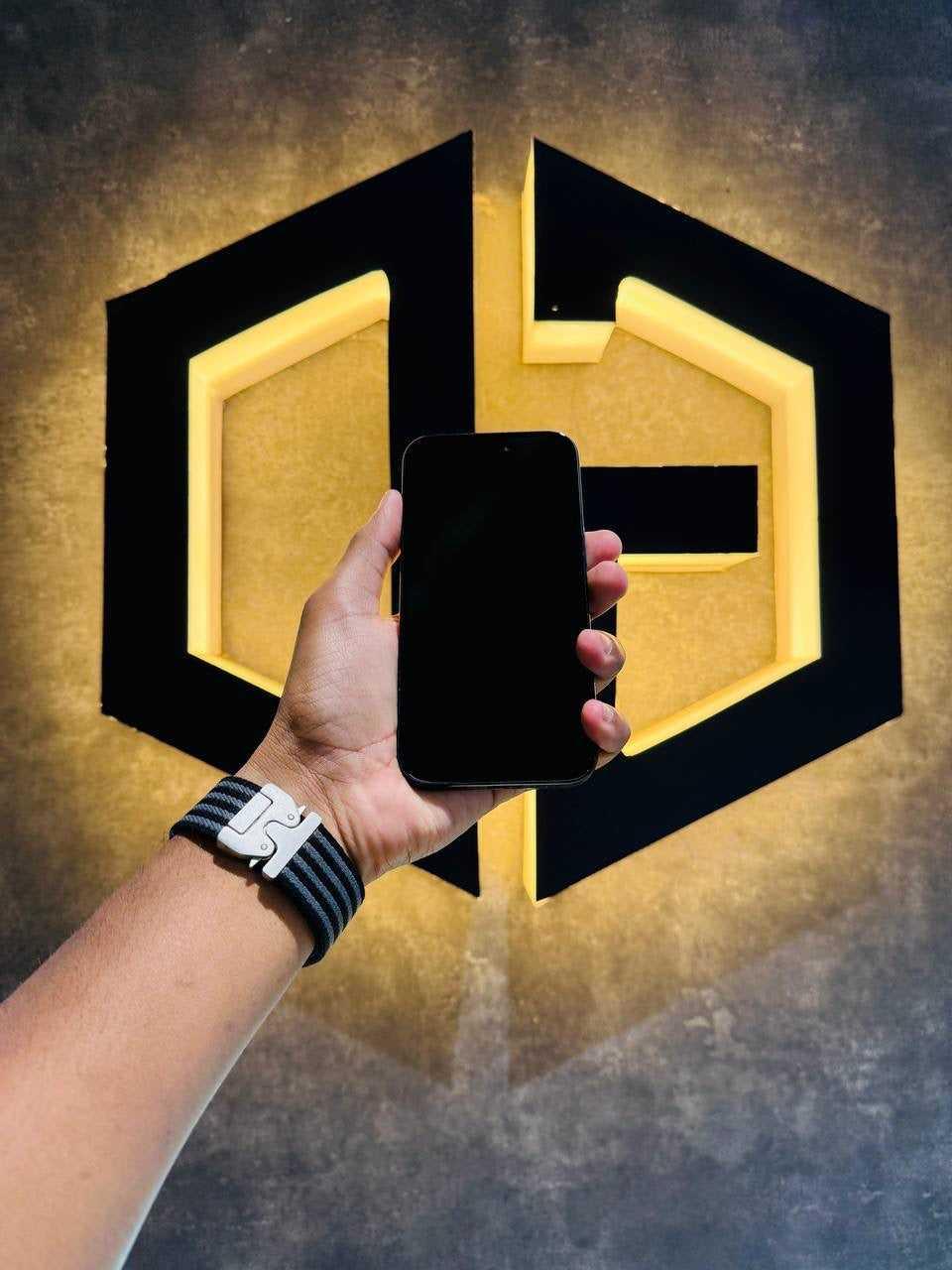 Apple iPhone 15 128GB - BLACK - Code (98241) - The Digital Hub