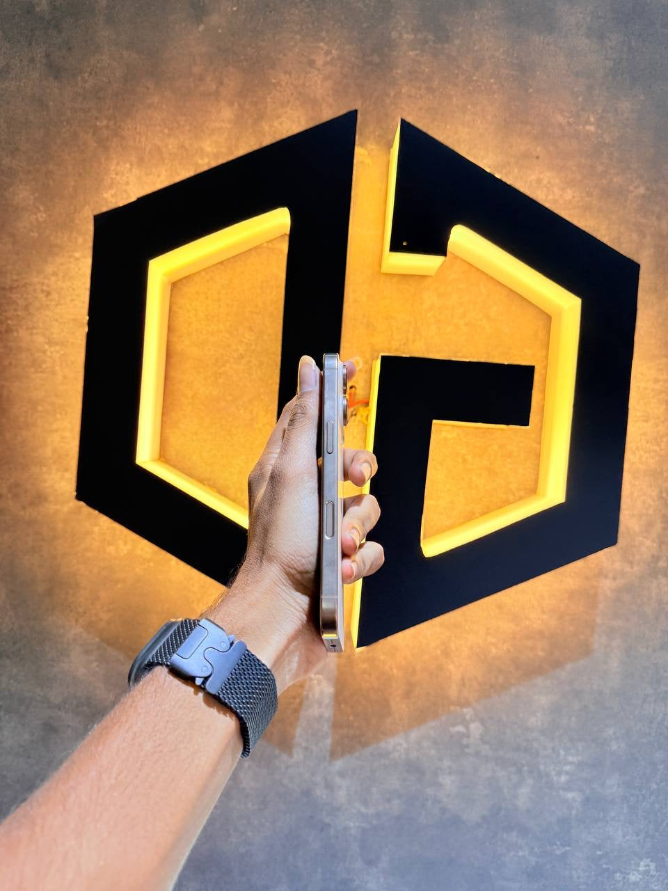 Apple iPhone 16 Pro 128GB - DESERT TITANIUM - Code (48677)