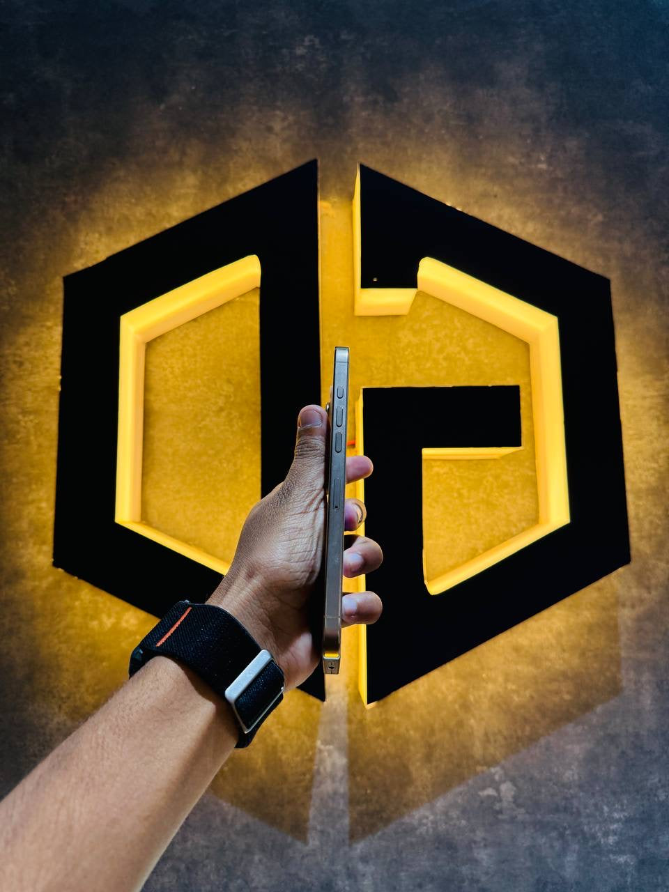 Apple iPhone 16 Pro Max 256GB -DESERT  TITANIUM - Code (37595) - The Digital Hub