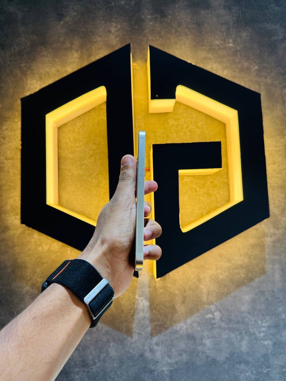 Samsung S24 8+256GB - YELLOW - Code (29639) - The Digital Hub