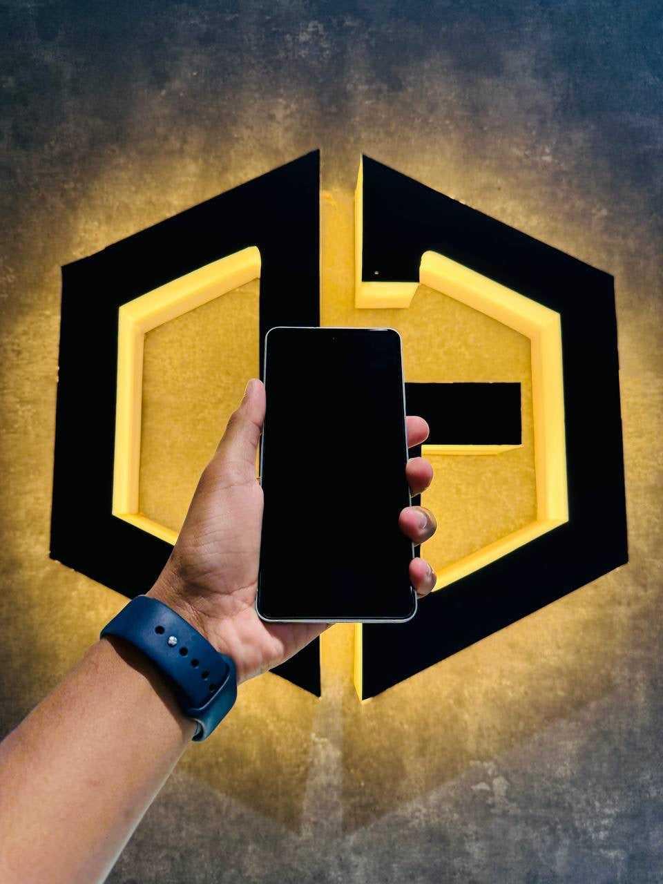 Samsung S25 Edge 12+512GB - SILVER - Code (08449) - The Digital Hub