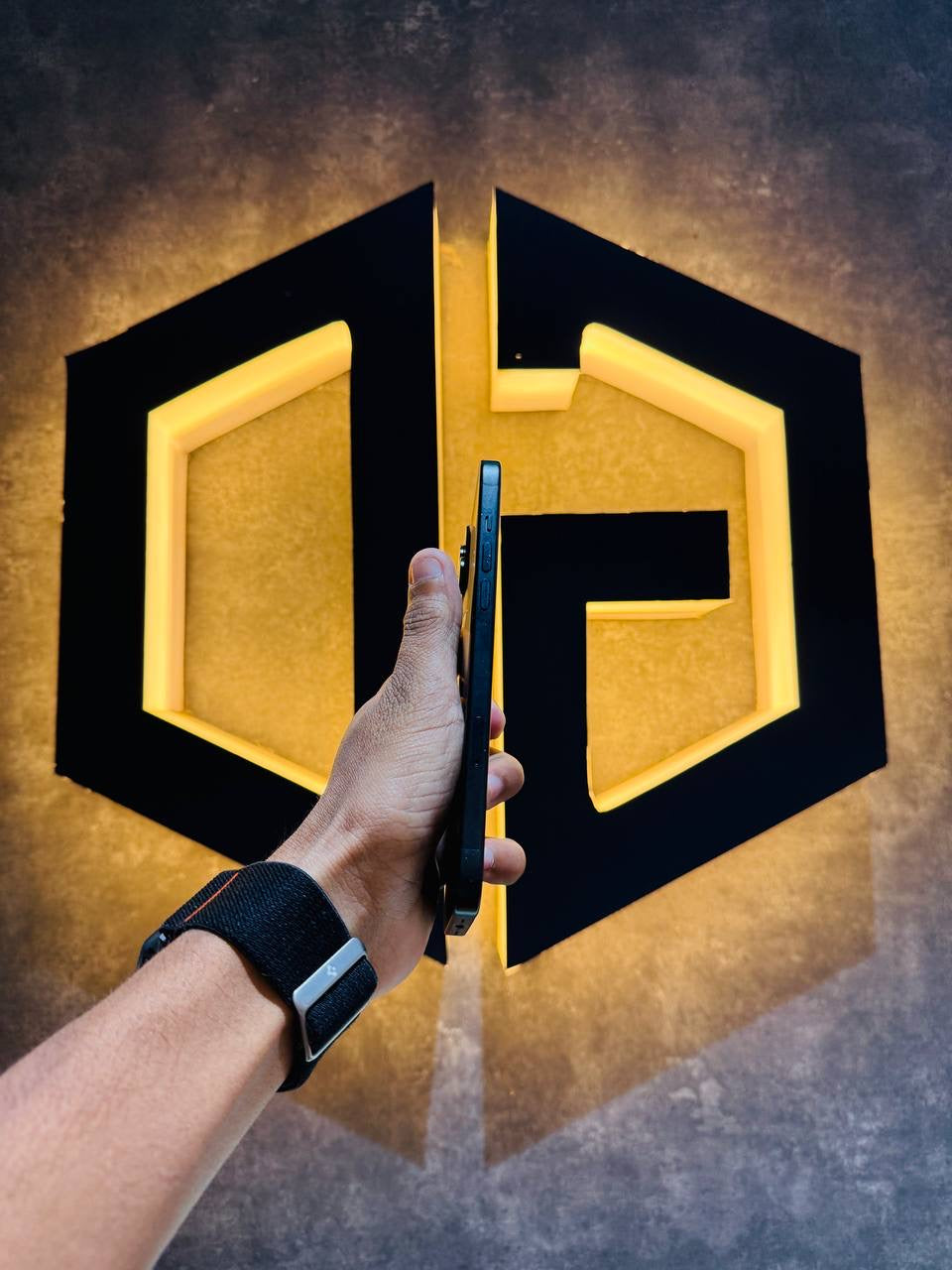 Apple iPhone 15 Plus 128GB - BLACK - Code (73336) - The Digital Hub