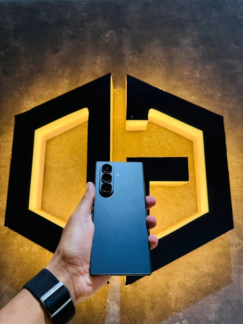 Samsung Z Fold 7 12+512GB - JETBLACK - Code (07339) - The Digital Hub