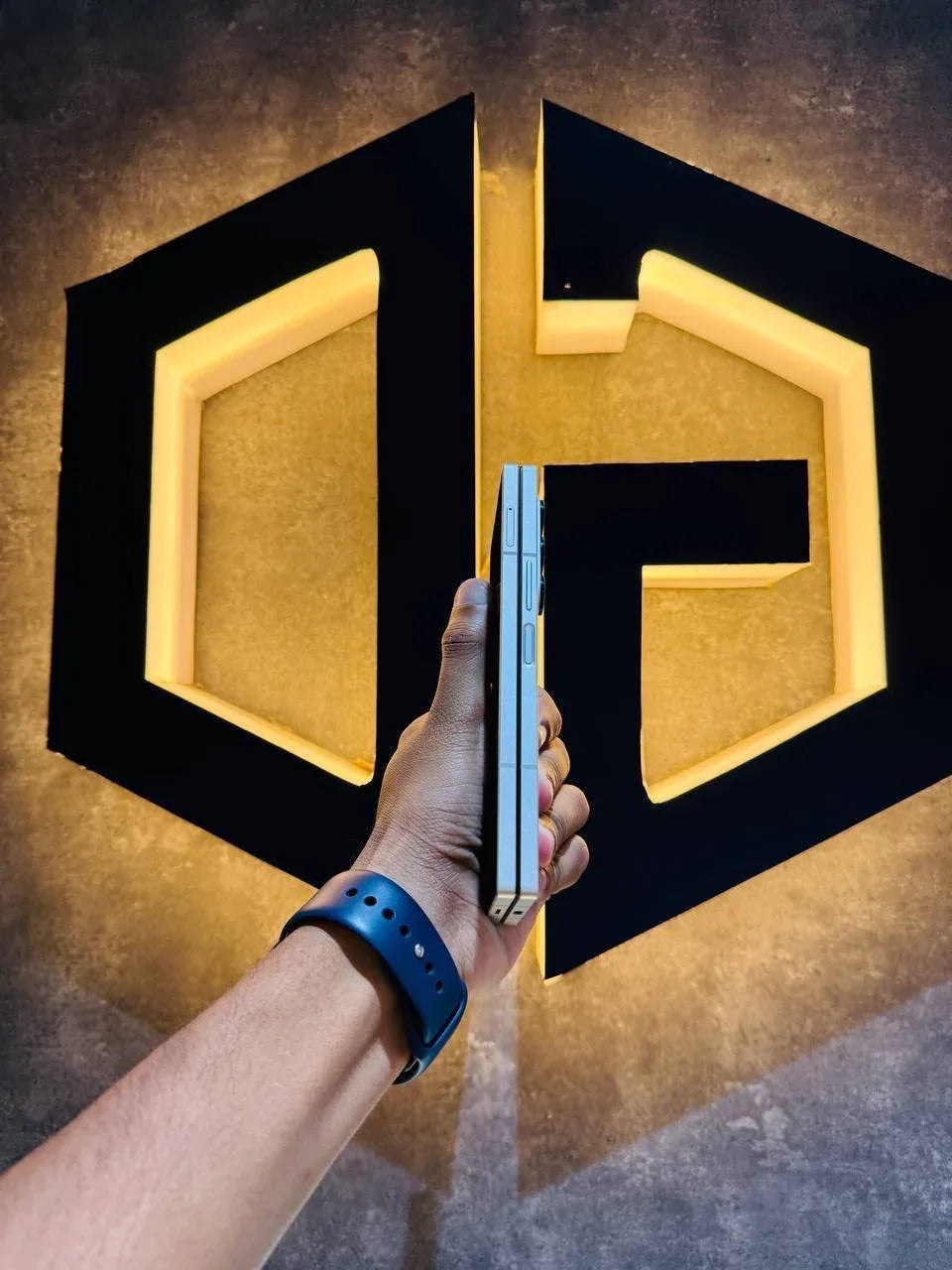 Samsung Z Fold 6 12+256GB - WHITE - Code (34185) - The Digital Hub