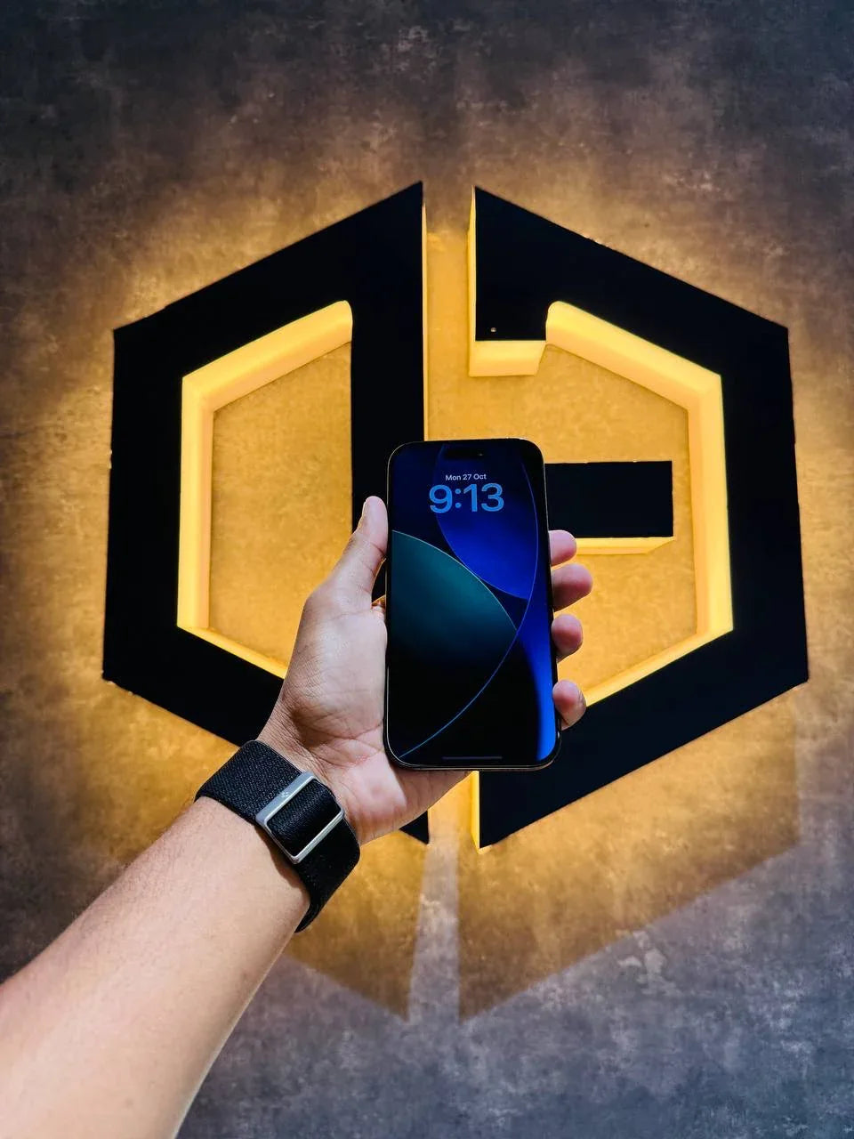 Apple iPhone 16 Pro 256GB - BLACK - Code (26139) - The Digital Hub