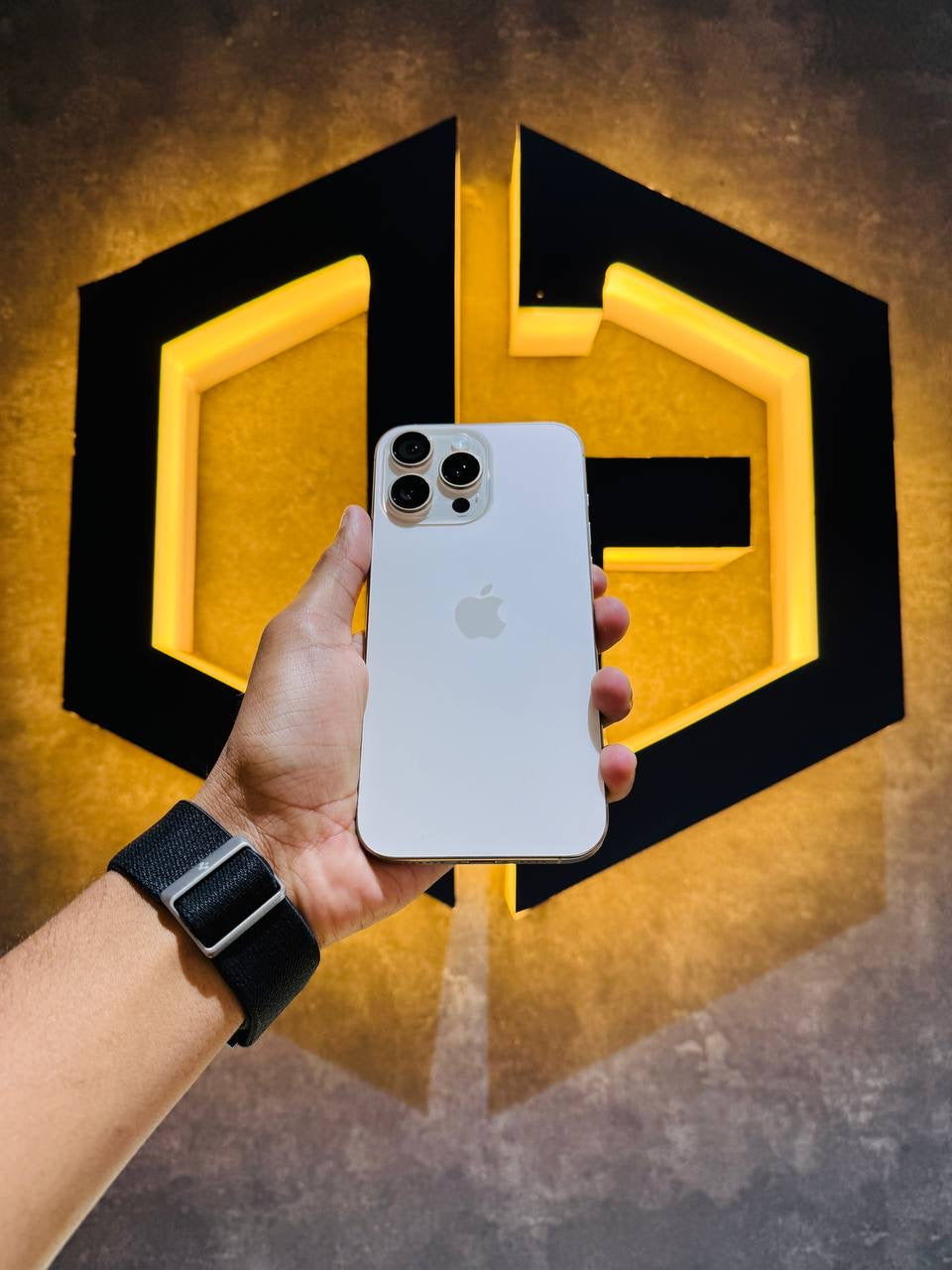 Apple iPhone 16 Pro Max 256GB - DESERT TITANIUM - Code (74528)