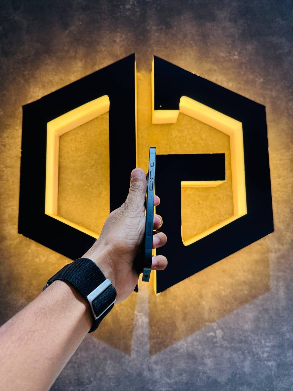 Apple iPhone 16E 128GB - BLACK - Code (14403) - The Digital Hub